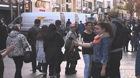 T­ü­r­k­l­e­r­ ­A­l­m­a­n­y­a­ ­S­o­k­a­k­l­a­r­ı­n­d­a­ ­S­o­s­y­a­l­ ­D­e­n­e­y­ ­Y­a­p­a­r­s­a­ ­|­ ­T­ü­r­k­ ­Ç­i­ç­e­ğ­i­ ­P­r­o­j­e­s­i­